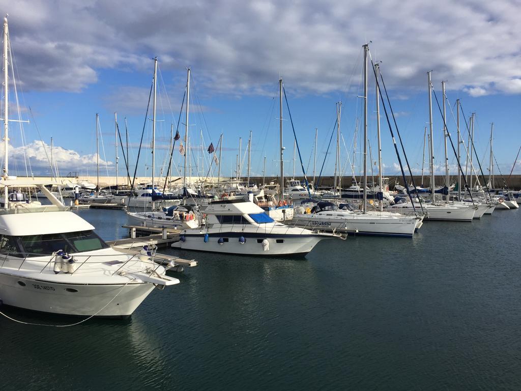 Hotel Puerto Calero Boat Zewnętrze zdjęcie